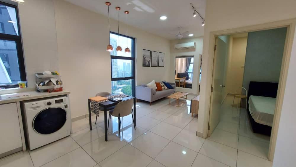 Arte Mont Kiara Host By Host Corner Suites กัวลาลัมเปอร์ ภายนอก รูปภาพ