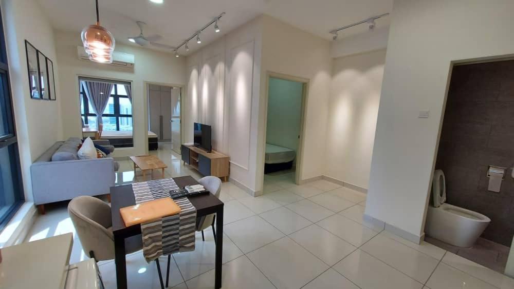 Arte Mont Kiara Host By Host Corner Suites กัวลาลัมเปอร์ ภายนอก รูปภาพ